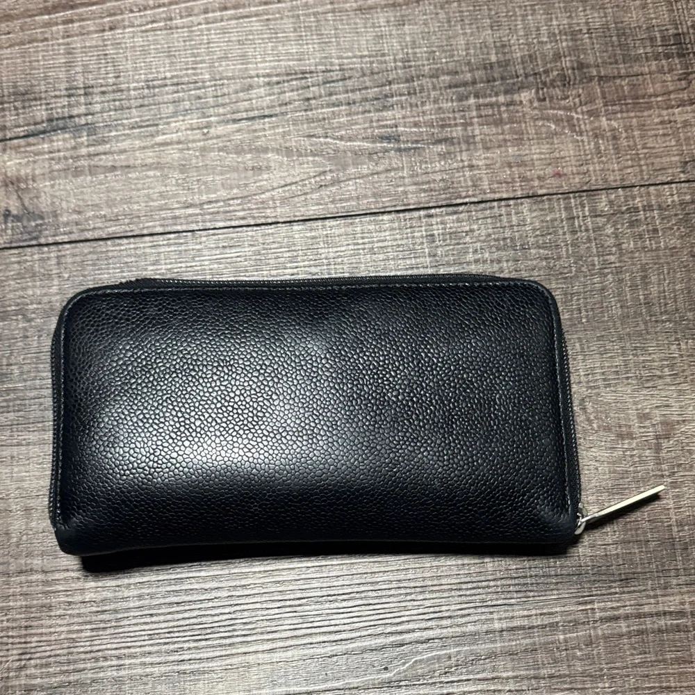 CHANEL Black Leather Zip around Wallet - Picture 2 of 16